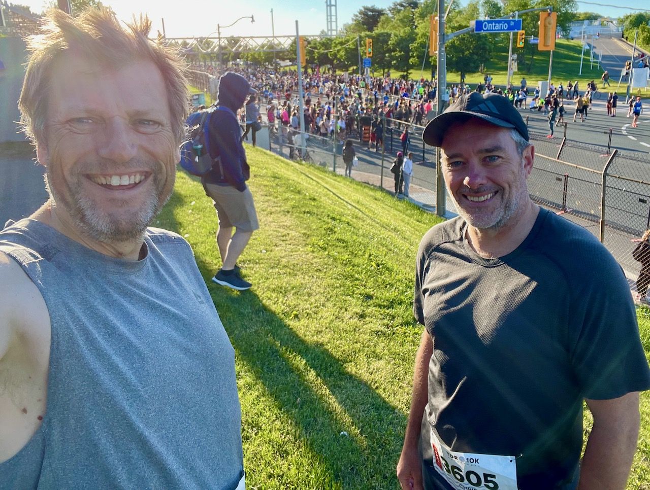 Simon & Chris at the start of the corrals of the 2022 Toronto Waterfront 10K